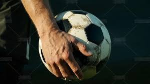 湖人主场背靠背战老鹰半场领先21分，东契奇23分7助攻，詹姆斯12分